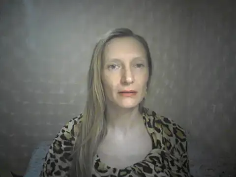LunaBelle8 online show from 04-18-26, 07:07