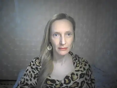 LunaBelle8 online show from 04-22-26, 05:20