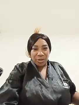 Snapshot of MadameEbony chatting on 07-16-26, 11:40 MadameEbony online show from 07-16-26, 11:40