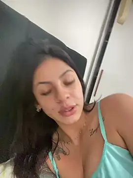 Snapshot of Livia-cortez chatting on 04-21-26, 03:07 Livia-cortez online show from 04-21-26, 03:07