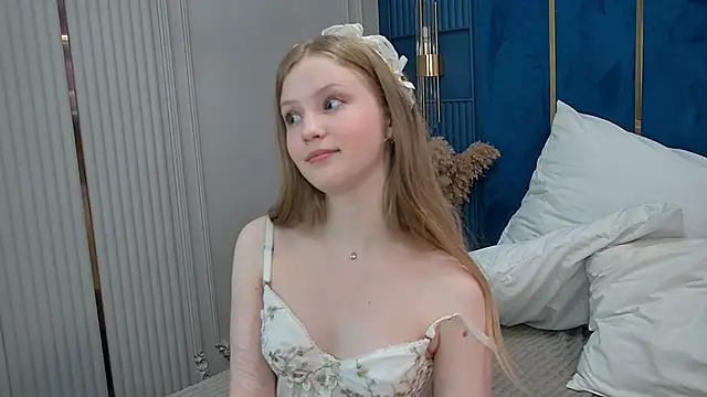 Snapshot of LilianHowards chatting on 06-21-26, 09:59 LilianHowards online show from 06-21-26, 09:59