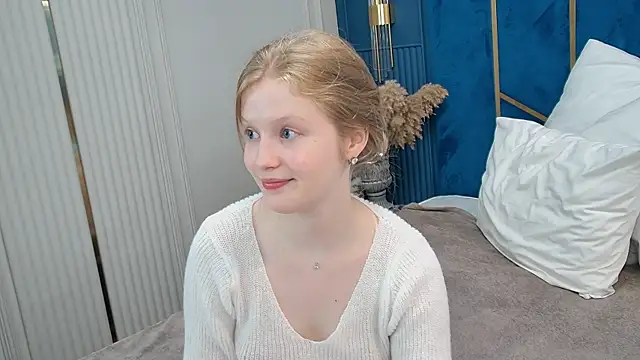 Snapshot of LilianHowards chatting on 06-14-26, 10:27 LilianHowards online show from 06-14-26, 10:27