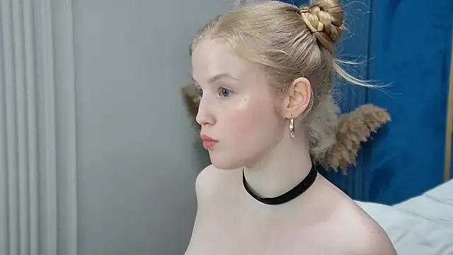 Snapshot of LilianHowards chatting on 07-20-26, 08:11 LilianHowards online show from 07-20-26, 08:11