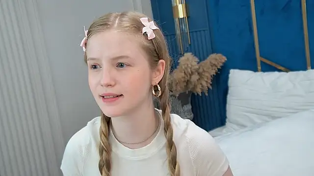 Snapshot of LilianHowards chatting on 07-07-26, 11:03 LilianHowards online show from 07-07-26, 11:03