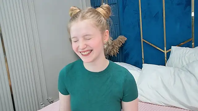 Snapshot of LilianHowards chatting on 06-30-26, 07:41 LilianHowards online show from 06-30-26, 07:41