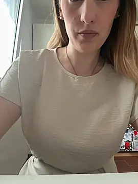 SchmuseBunny online show from 04-19-26, 02:51