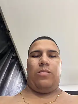 Snapshot of Patricio_02 chatting on 05-17-26, 04:01 Patricio 02 online show from 05-17-26, 04:01