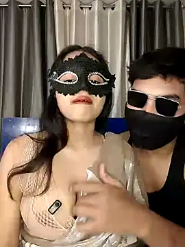 couple hot43 online show from 05-13-26, 08:38