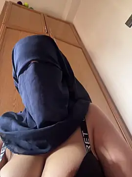 NOURA Dalaa online show from 04-17-26, 04:21