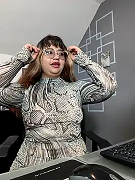 BelleVivianne online show from 05-09-26, 01:03