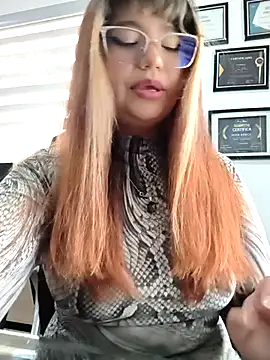 BelleVivianne online show from 04-29-26, 05:30