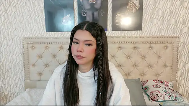 Nathy Pelaez online show from 05-22-26, 03:48