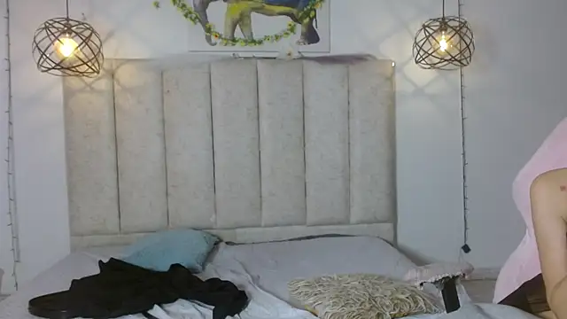Snapshot of mrandmrsvixencs chatting on 05-11-26, 04:26 mrandmrsvixencs online show from 05-11-26, 04:26