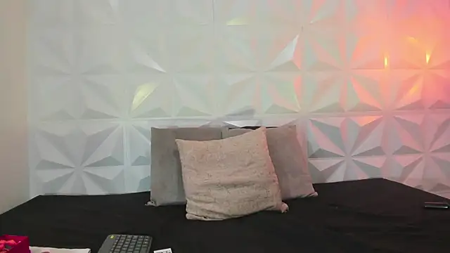 Snapshot of lucy_rouse1 chatting on 05-22-26, 05:05 lucy rouse1 online show from 05-22-26, 05:05