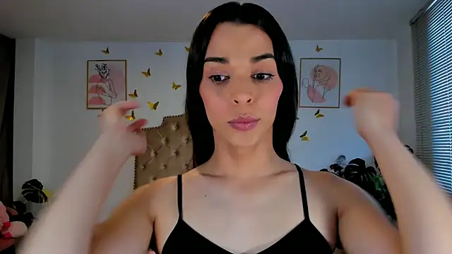 Snapshot of bella_grego chatting on 07-10-26, 01:33 bella grego online show from 07-10-26, 01:33