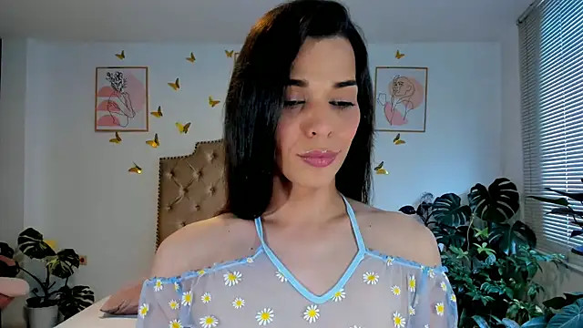 Snapshot of bella_grego chatting on 06-11-26, 08:06 bella grego online show from 06-11-26, 08:06