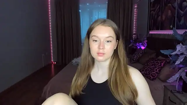 ValeriSunny online show from 06-19-26, 04:40