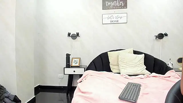 Brianaa sweet7 online show from 04-28-26, 07:51