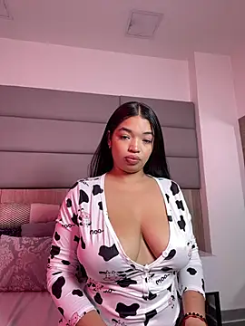 Snapshot of LilyFoox chatting on 05-19-26, 12:56 LilyFoox online show from 05-19-26, 12:56