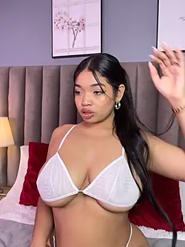 Snapshot of LilyFoox chatting on 05-01-26, 12:43 LilyFoox online show from 05-01-26, 12:43