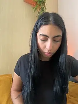 Snapshot of Lily_Rush chatting on 06-16-26, 01:11 Lily Rush online show from 06-16-26, 01:11