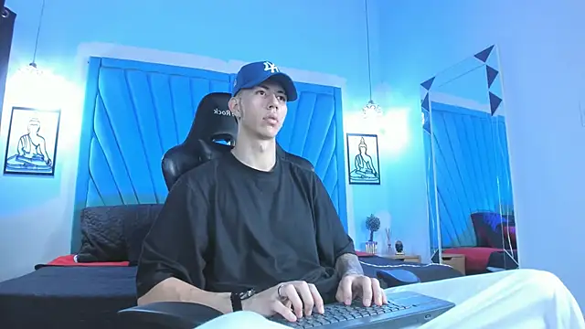 OliverThompsonJS online show from 05-12-26, 05:37