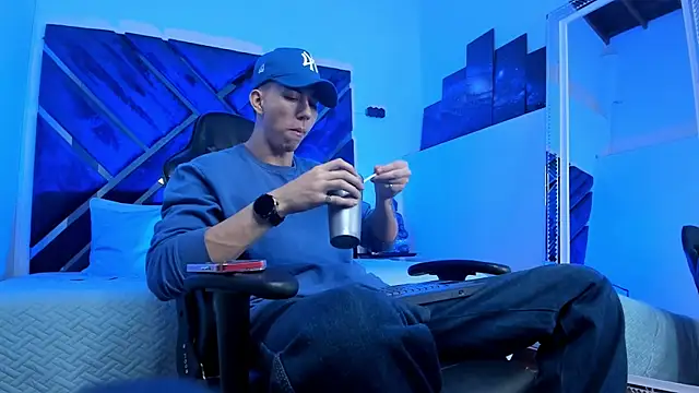 OliverThompsonJS online show from 05-08-26, 05:22