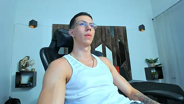 OliverThompsonJS online show from 06-05-26, 06:07