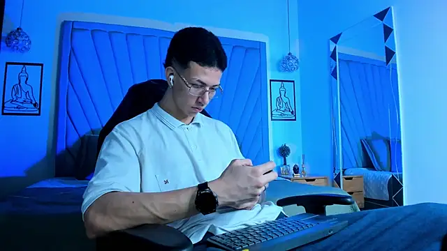 OliverThompsonJS online show from 06-19-26, 04:40