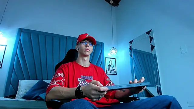 OliverThompsonJS online show from 06-20-26, 05:23
