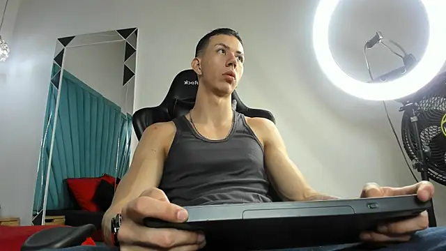 OliverThompsonJS online show from 05-18-26, 01:05