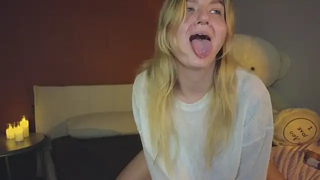 Snapshot of TonyaMeow chatting on 07-19-26, 04:59 TonyaMeow online show from 07-19-26, 04:59