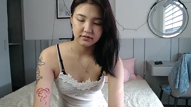 Maiaxoxo online show from 04-24-26, 12:23