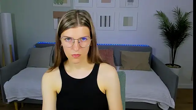 AnnaThorne online show from 05-21-26, 04:21
