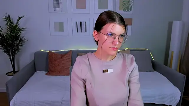 AnnaThorne online show from 04-24-26, 09:33