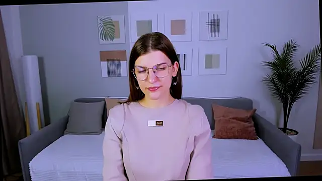 AnnaThorne online show from 04-28-26, 04:17