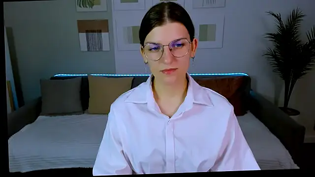 AnnaThorne online show from 04-30-26, 04:30