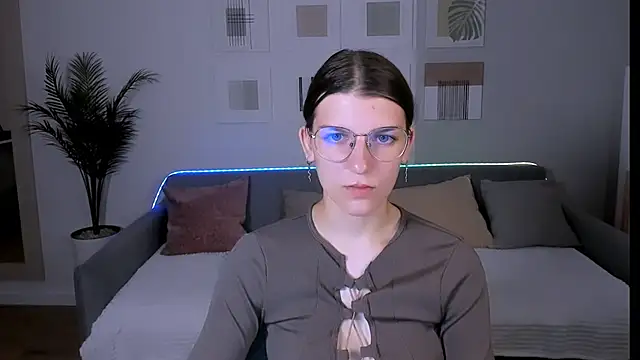 AnnaThorne online show from 05-16-26, 04:33