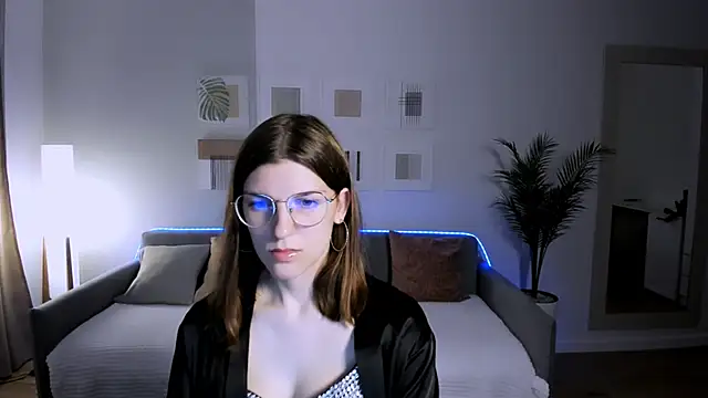 AnnaThorne online show from 05-14-26, 04:31