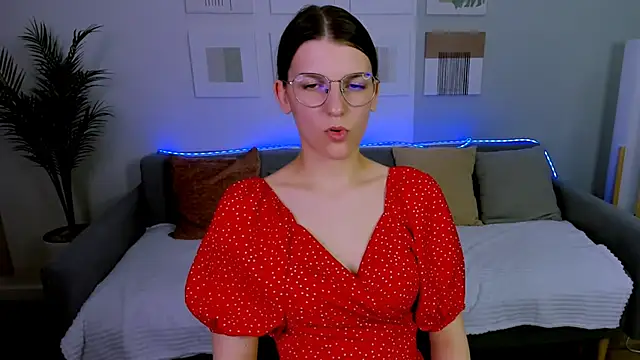 AnnaThorne online show from 04-22-26, 10:11