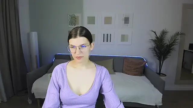 AnnaThorne online show from 05-12-26, 04:20