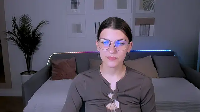 AnnaThorne online show from 05-16-26, 10:47