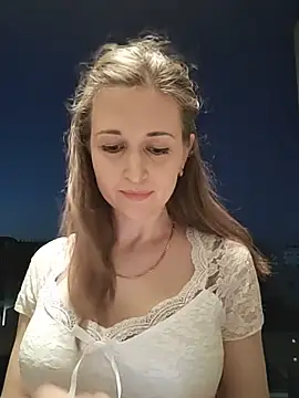 Snapshot of irresistibelle chatting on 06-30-26, 05:46 irresistibelle online show from 06-30-26, 05:46