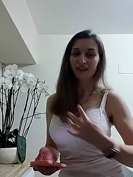 irresistibelle online show from 05-08-26, 06:56