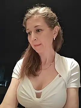 Snapshot of irresistibelle chatting on 07-04-26, 06:45 irresistibelle online show from 07-04-26, 06:45