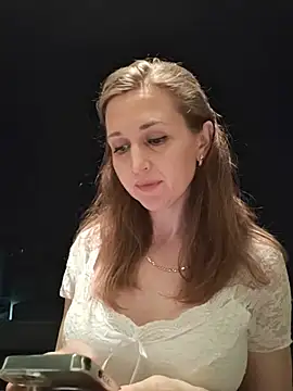 Snapshot of irresistibelle chatting on 07-02-26, 06:58 irresistibelle online show from 07-02-26, 06:58