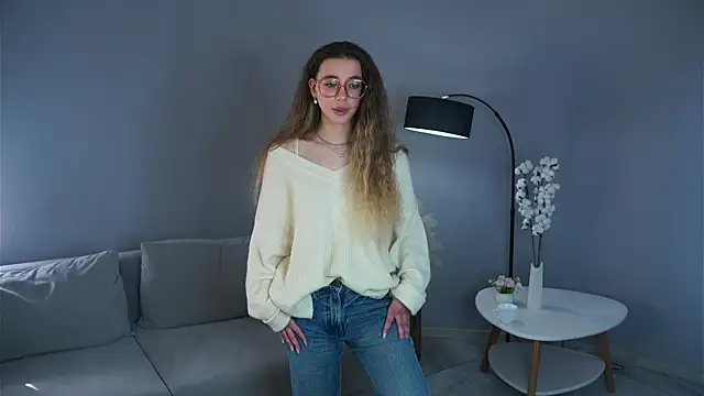 KaraCose online show from 04-18-26, 04:37