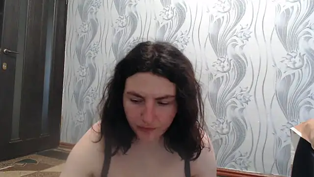 Snapshot of AlinaxJames chatting on 06-05-26, 08:53 AlinaxJames online show from 06-05-26, 08:53