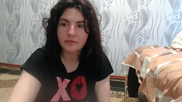 Snapshot of AlinaxJames chatting on 06-06-26, 09:25 AlinaxJames online show from 06-06-26, 09:25