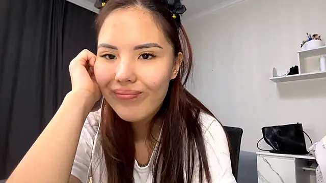 lullivi online show from 04-20-26, 03:13